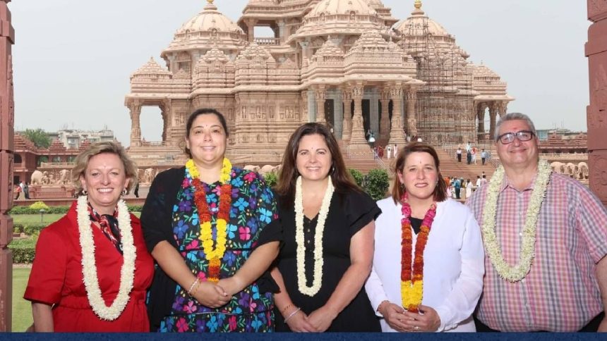 Australian delegate Belinda Wilson visits Swaminarayan Akshardham