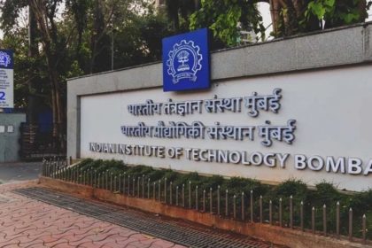 Bihar govt honoured with ‘Excellence in Technology-Driven Education Award’ by IIT Bombay