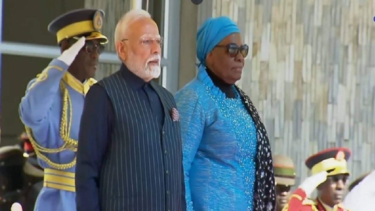 PM Modi receives Ceremonial Welcome 21-gun salute in Namibia