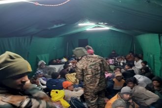 Indian Army Responds Swiftly to Assist Amarnath Yatris Stranded Due to Landslide and Heavy Rains