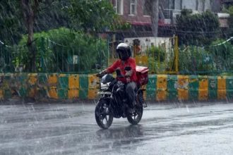 Heavy rain lashes parts of Delhi; IMD issues orange alert for next two days