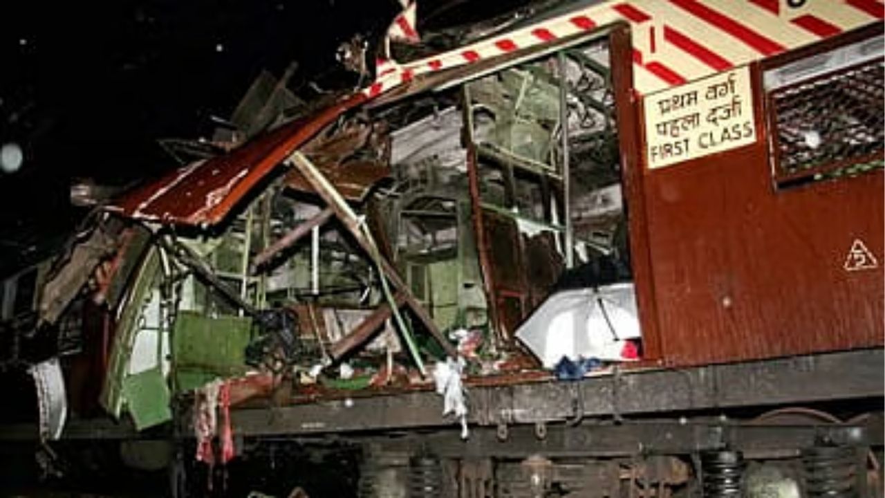2006 Mumbai train blasts: All 12 convicts acquitted by Bombay High Court