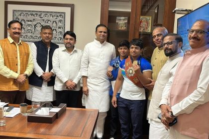 Rajasthan Wrestling Association President Rajiv Dutta takes Under-17 Wrestling World Championship winners on Parliament tour