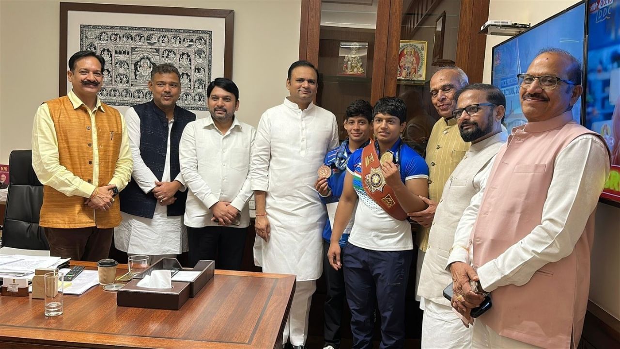 Rajasthan Wrestling Association President Rajiv Dutta takes Under-17 Wrestling World Championship winners on Parliament tour Rajasthan Wrestling Association President Rajiv Dutta takes Under-17 Wrestling World Championship winners on Parliament tour